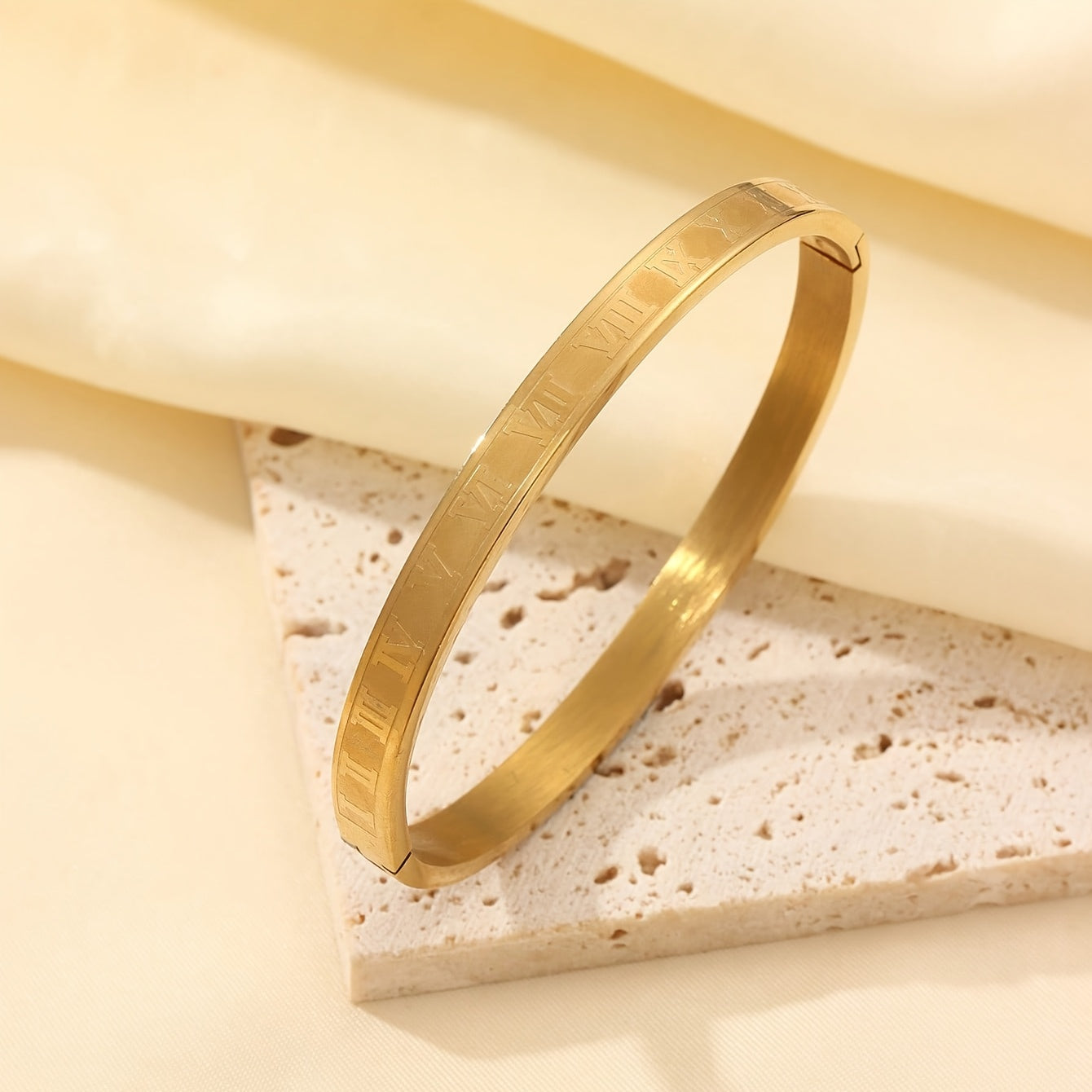 A Set of 5pcs of 18K Gold-Plated Women'S Personalized Multicolor Stainless Steel Bracelets, Featuring a Unique Design, Fashionable And Multi-Element Design, Making It an Exquisite Ideal Gift That Does Not Fade.